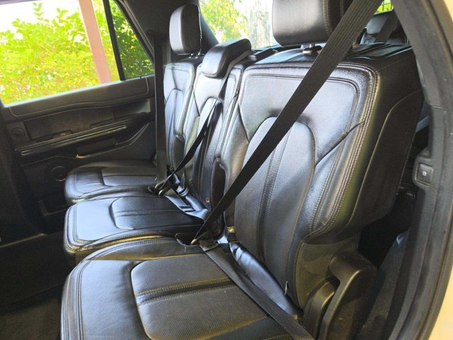 Used 2019 White Platinum Metallic Tri-Coat Ford Limited image 6