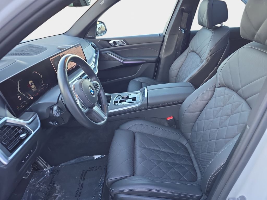 Used 2025 White BMW xDrive40i image 18