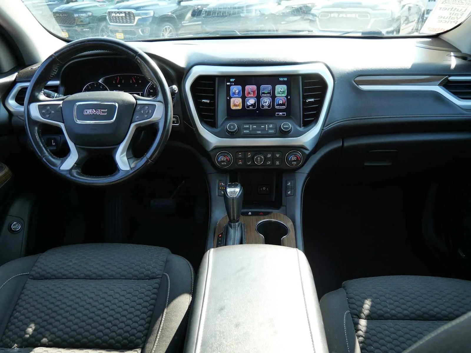 Used 2018 Ebony Twilight Metallic GMC SLE image 10