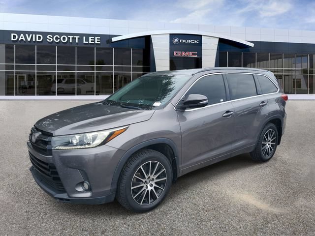 Used 2017 Toyota Highlander SE with VIN 5TDJZRFHXHS484098 for sale in Crestview, FL
