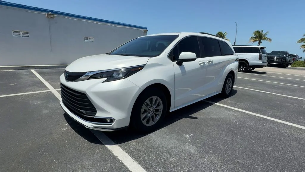 Used 2024 Beige Toyota XLE image 4