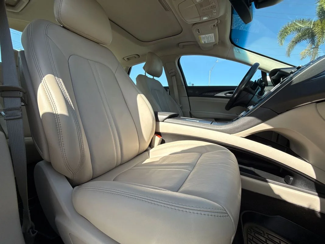 Used 2019  Lincoln Reserve I image 19