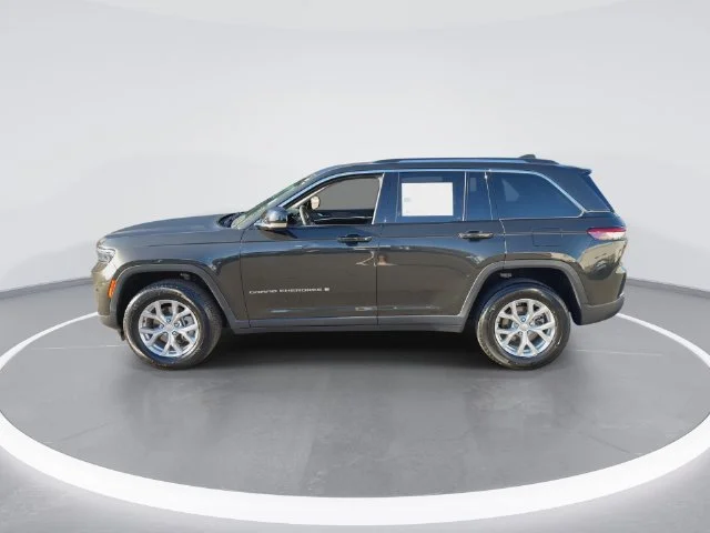 Used 2023 Brown Jeep Limited image 5