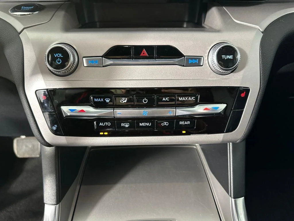 Used 2024 Black Metallic Ford XLT image 18