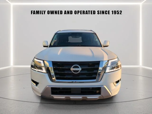 Used 2022 White Nissan SL image 6