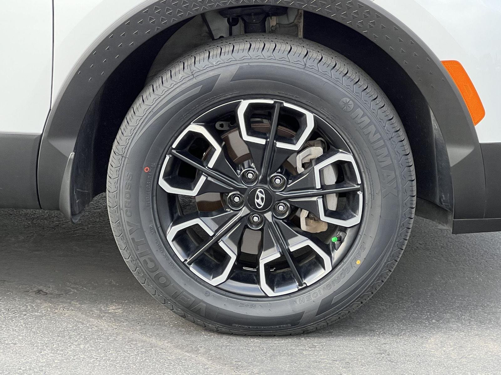 Certified Used 2024 Atlas White Hyundai SEL image 16