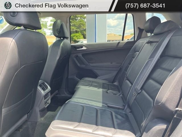Used 2019 Pure White Volkswagen 2.0T SEL Premium 4Motion image 27