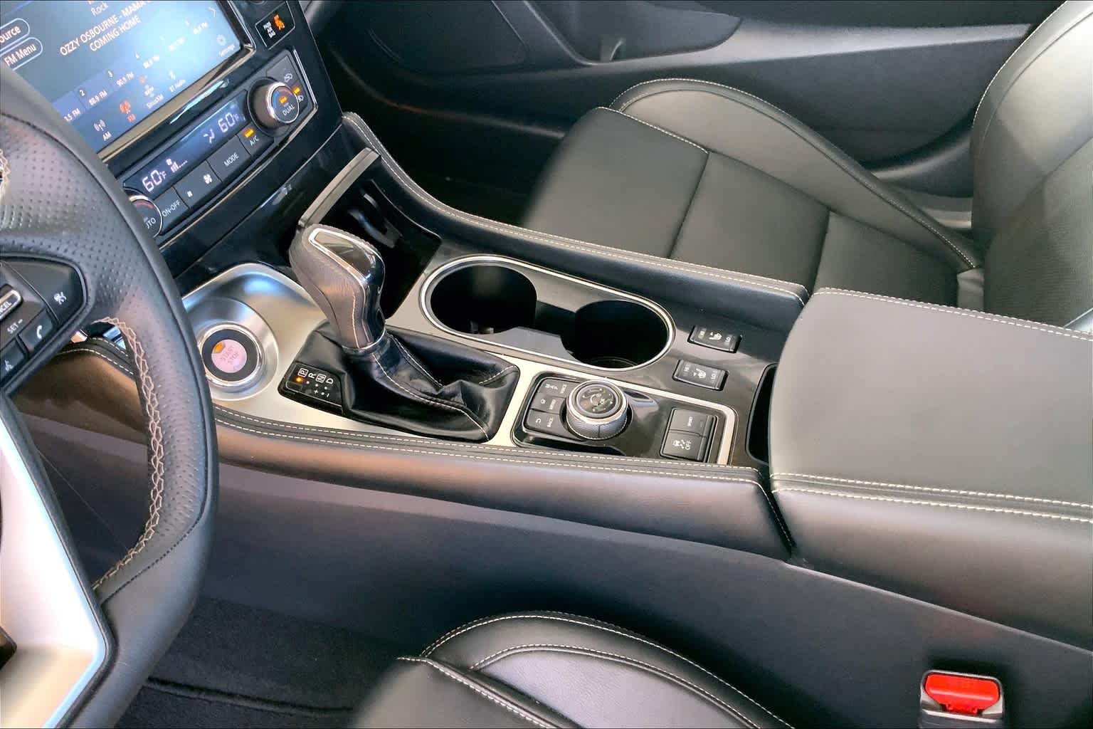 Used 2022 Brilliant Silver Metallic Nissan SV image 15