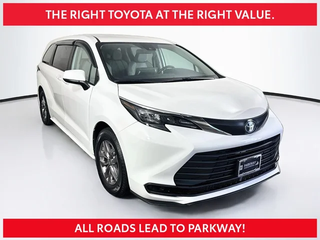 2024 Toyota Sienna LE