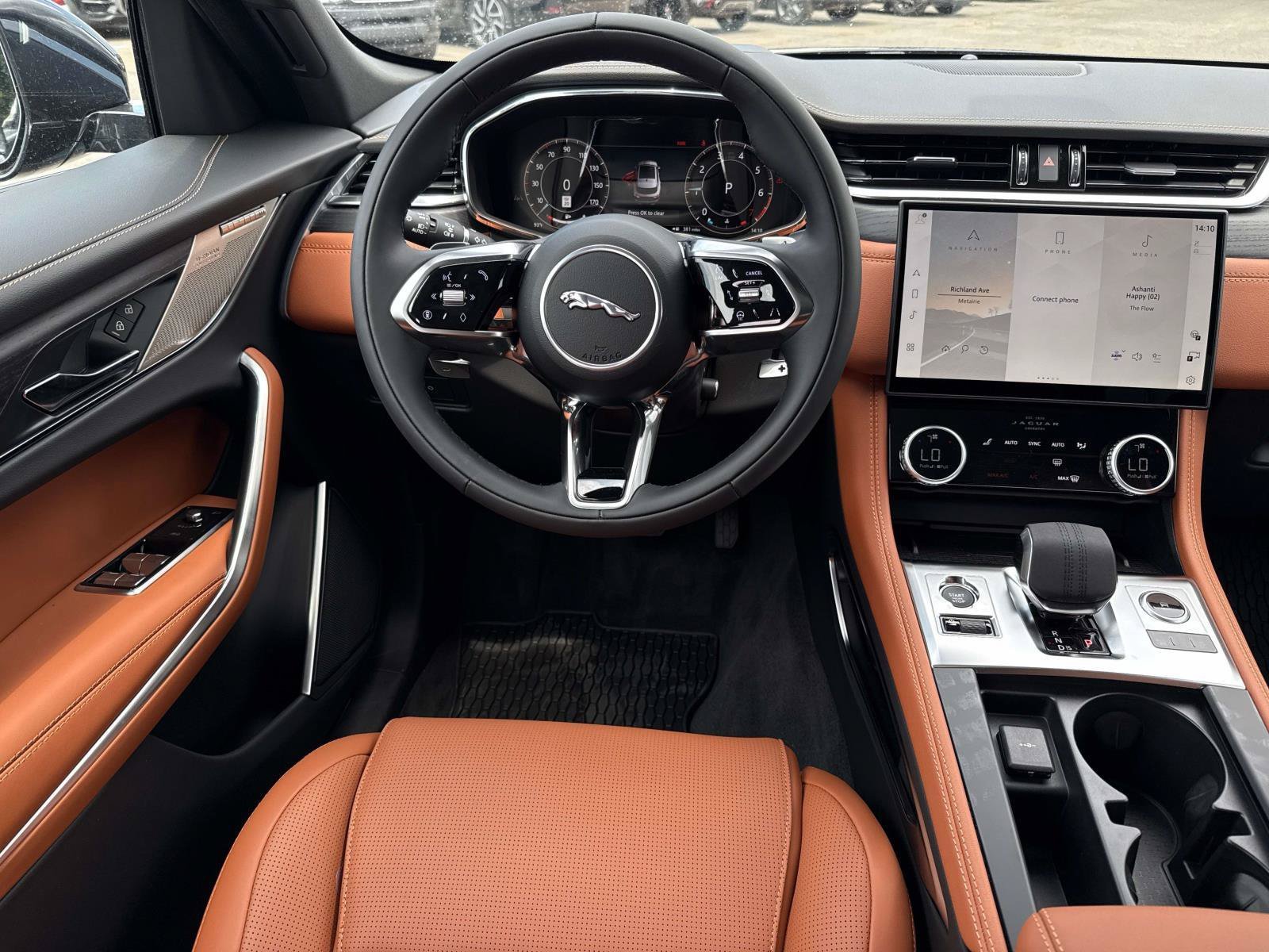 2026 Jaguar F-Pace R-Dynamic S - Photo 9