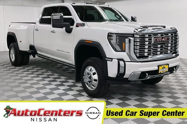 2024 GMC Sierra Denali 4WD Crew Cab Standard Box SRW's photo