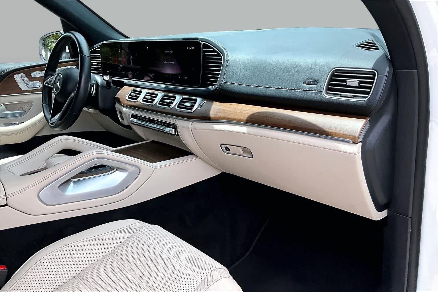Used 2024 MANUFAKTUR Diamond White Metallic Mercedes-Benz GLE 350 image 19