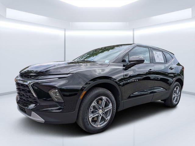 Used 2025 Black Chevrolet LT image 7