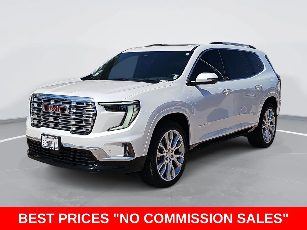 Used 2024 White Frost Tricoat GMC Denali image 7