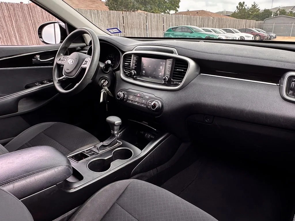 Used 2020 Silver Kia L image 23