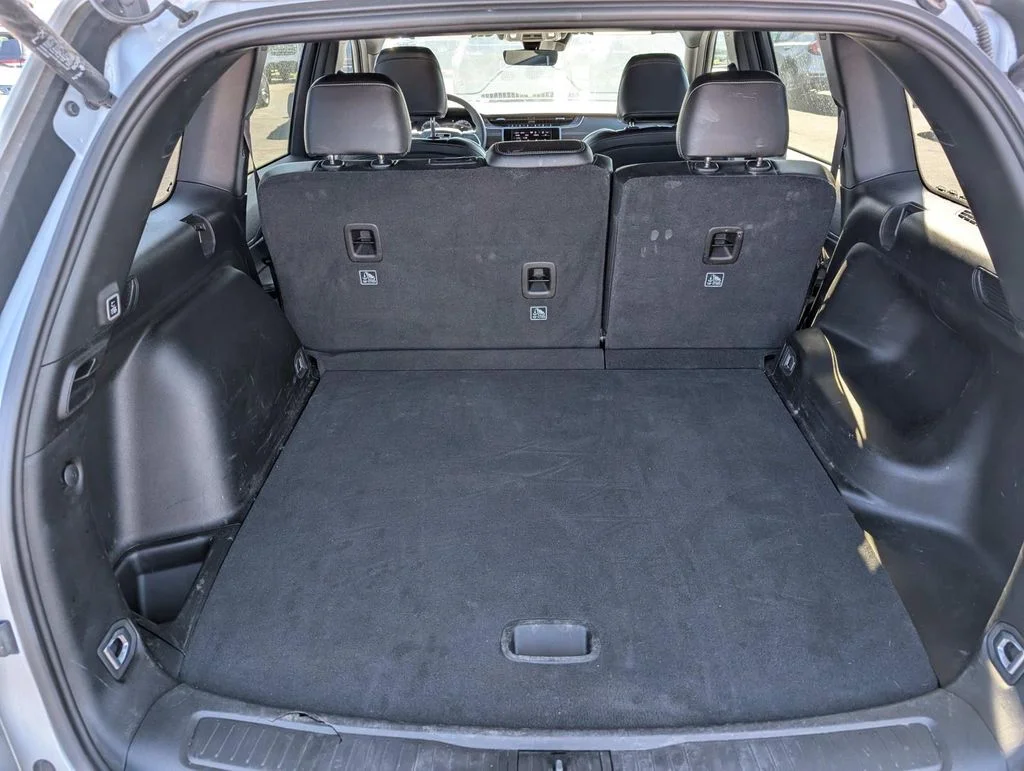 Used 2025 Silver Jeep Altitude image 10