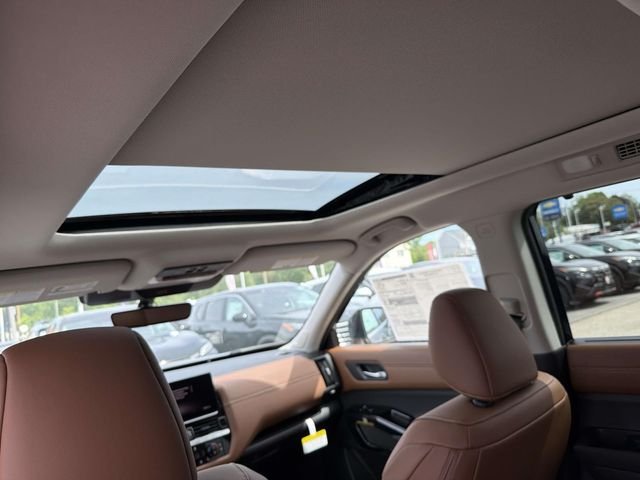 New 2026 Super Black Nissan Platinum image 12