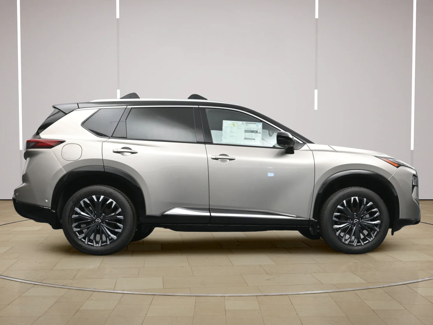 New 2026 Champagne Silver Metallic/Super Black Nissan Platinum image 28