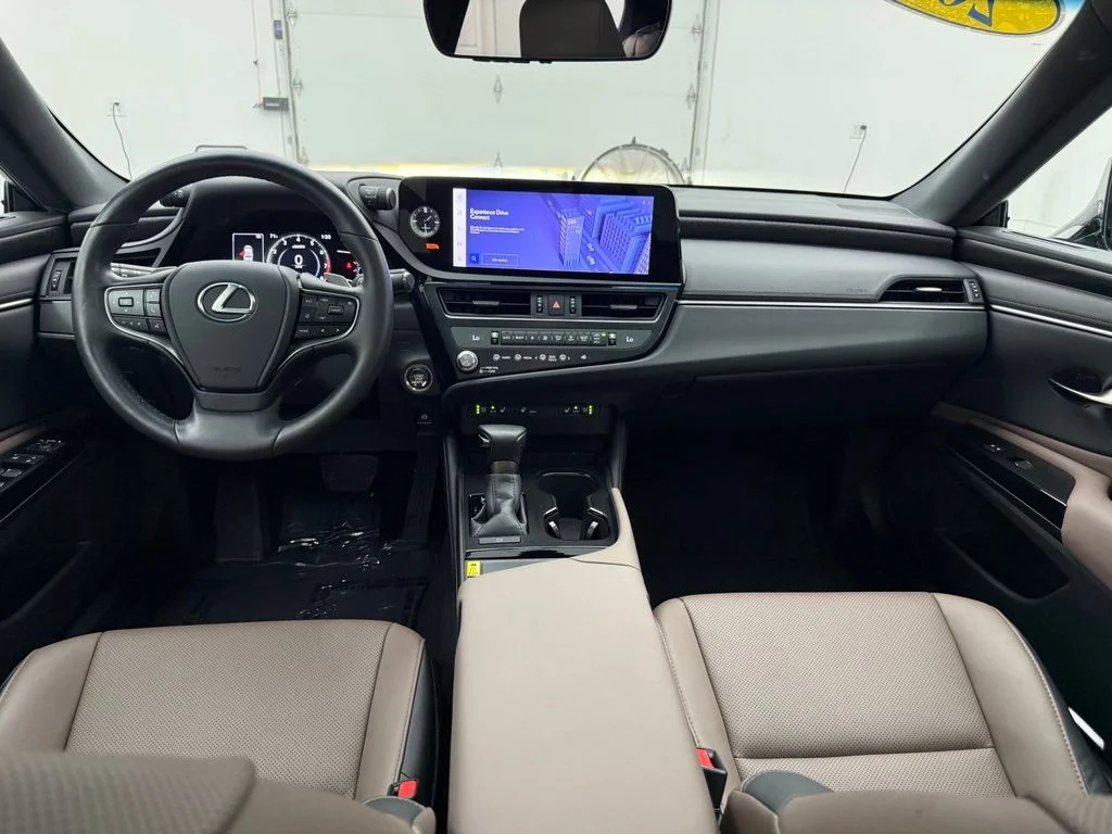 Used 2025 Black Lexus 350 image 4
