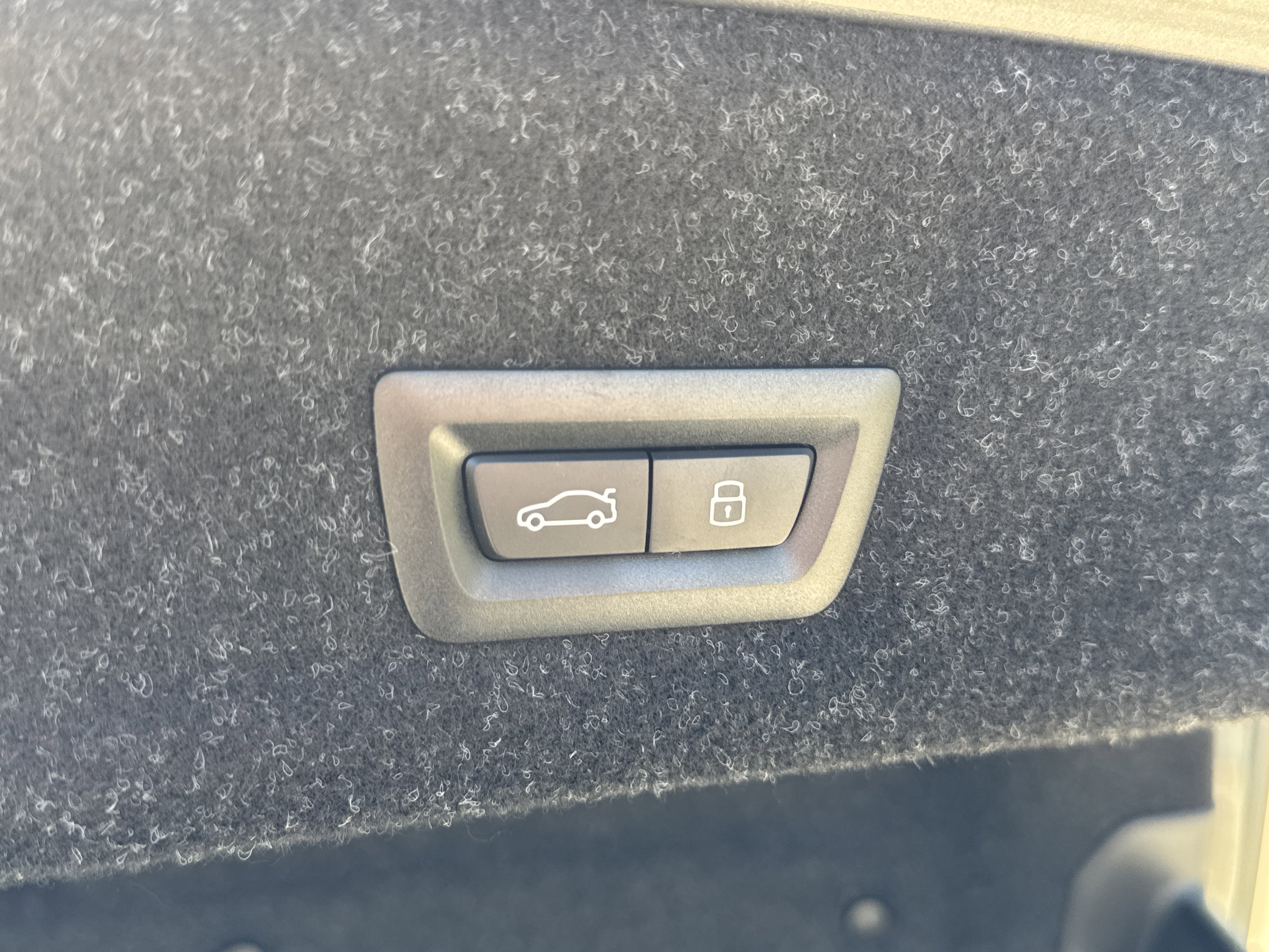 2025 BMW 3 Series 330i - Photo 25