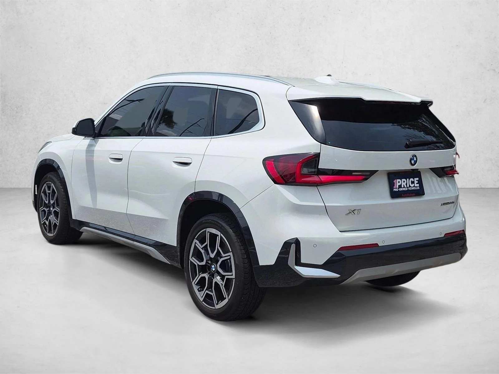 Used 2026 Alpine White BMW xDrive28i image 8