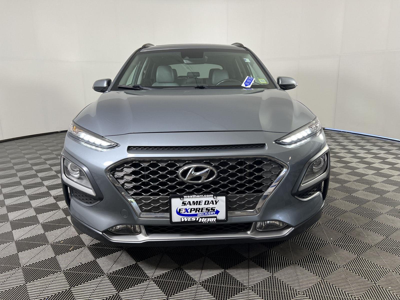 Used 2020 Sonic Silver Hyundai Limited image 8