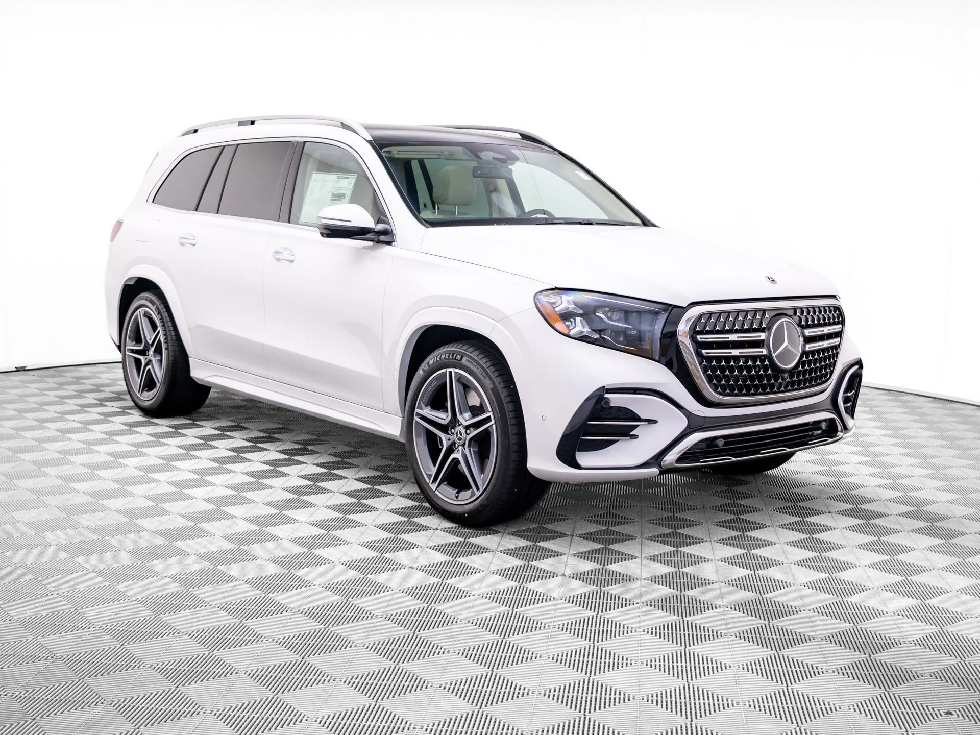 New 2027 White Mercedes-Benz GLS 450 image 7