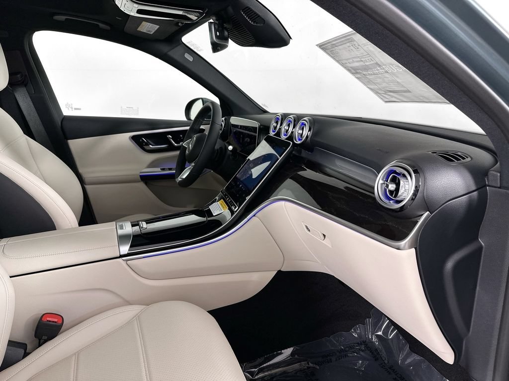New 2026 Verde Silver Metallic Mercedes-Benz GLC 300 image 65