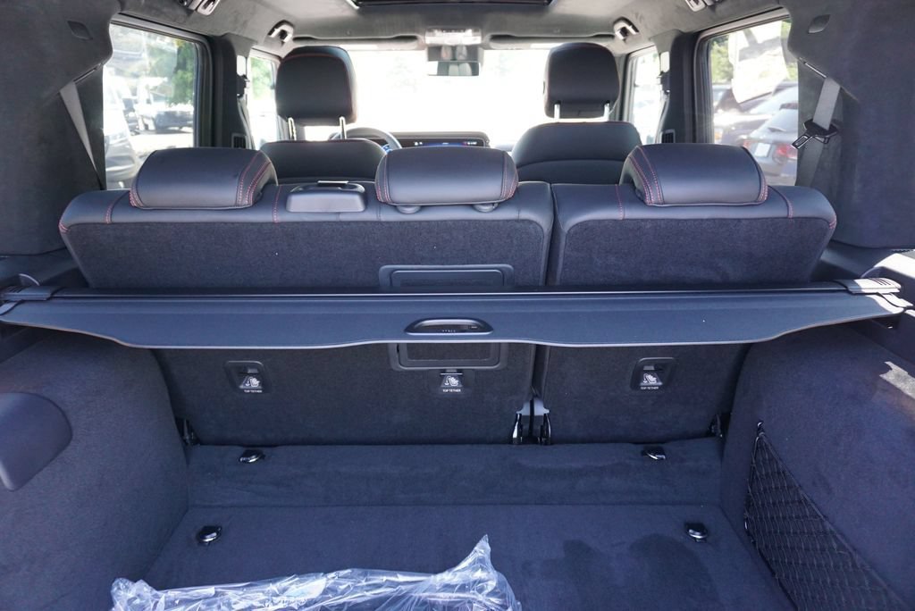 New 2027 MANUFAKTUR Night Black Magno Mercedes-Benz G 580 image 37