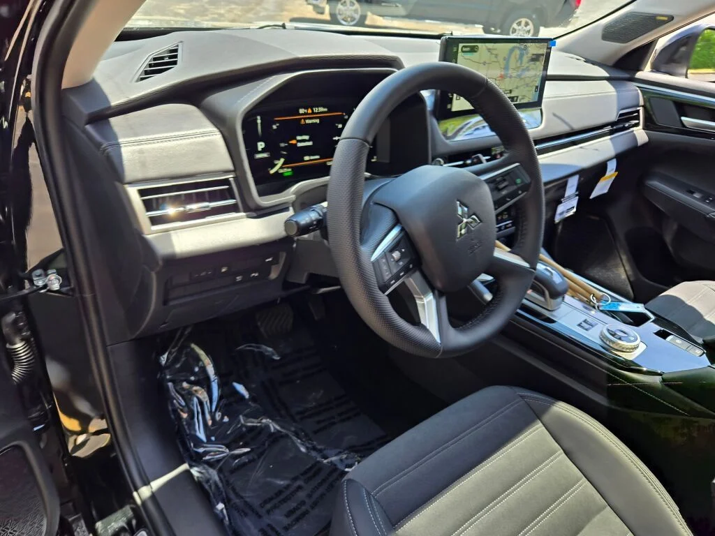 New 2026 Black Mitsubishi SE S-AWC image 20