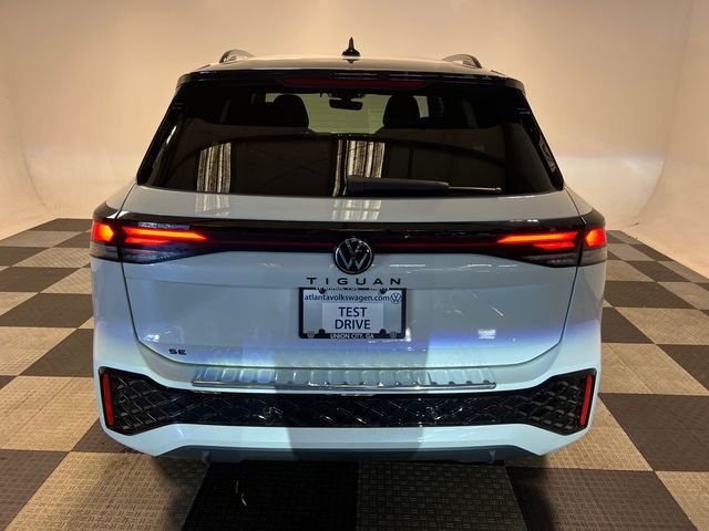New 2026 White Volkswagen 2.0T SE R-Line Black image 20