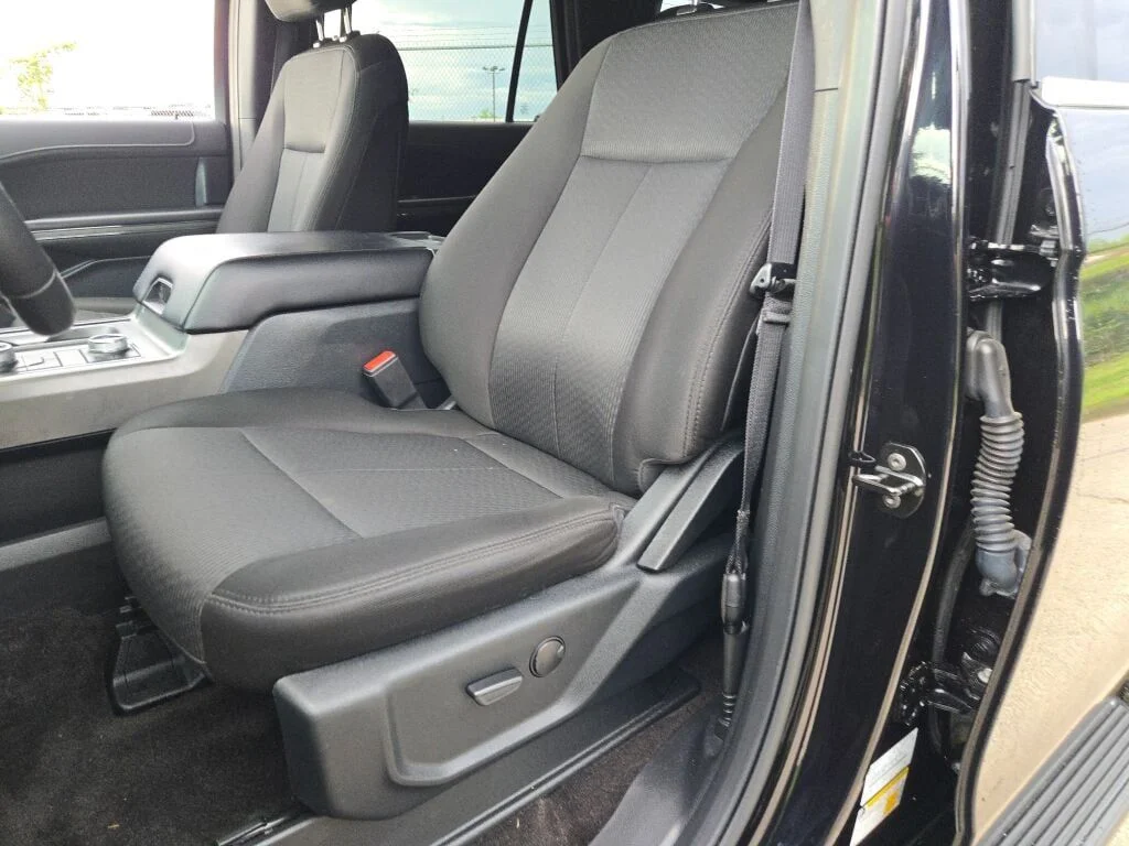 Used 2021 Black Ford XLT image 24