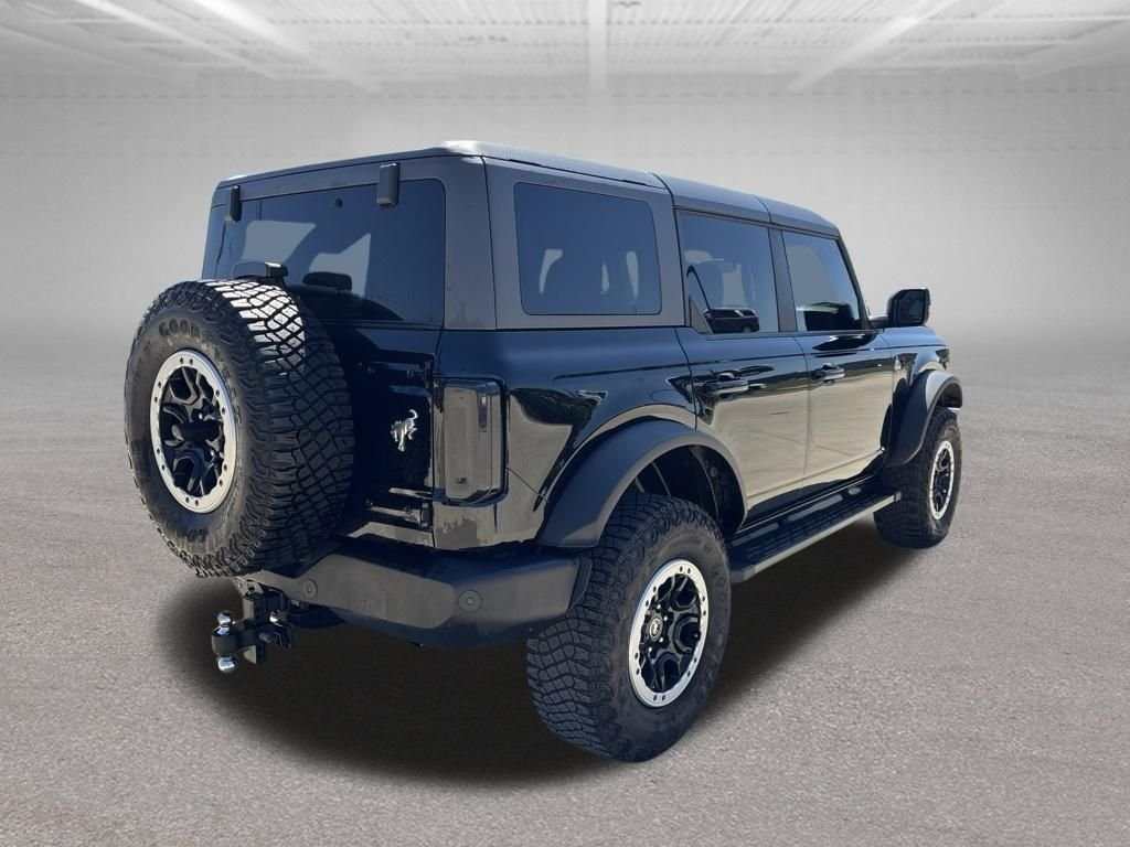 Used 2023 Shadow Black Ford Outer Banks image 5