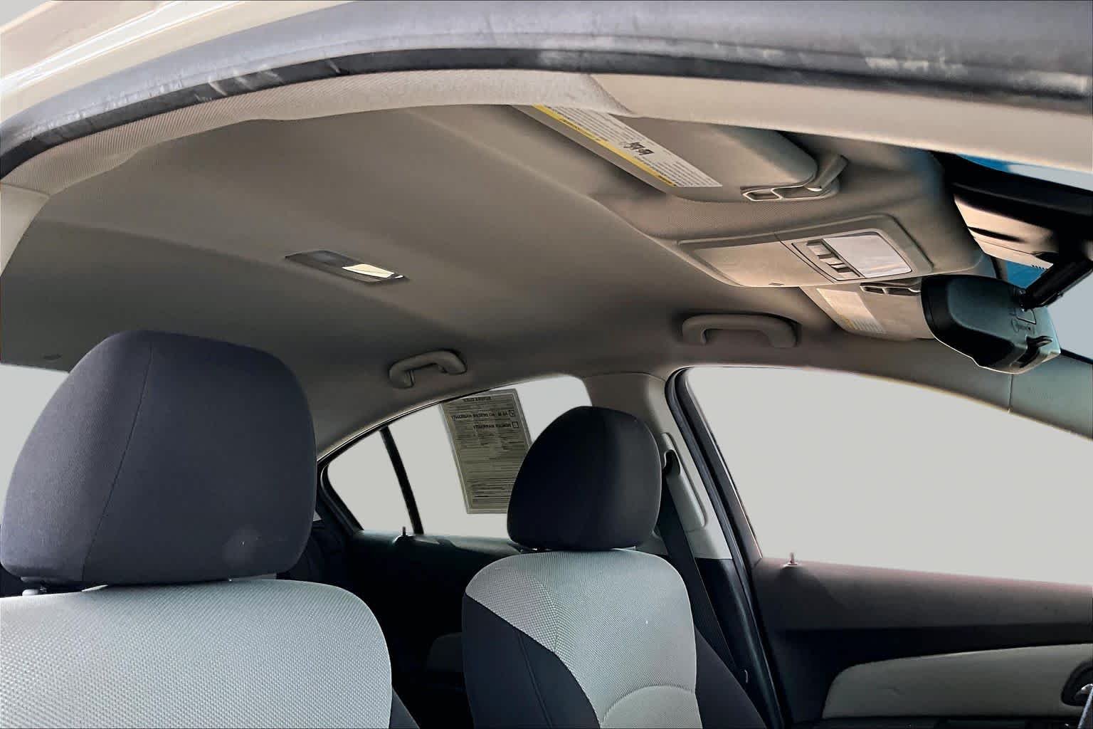 Used 2013 Summit White Chevrolet LS image 13