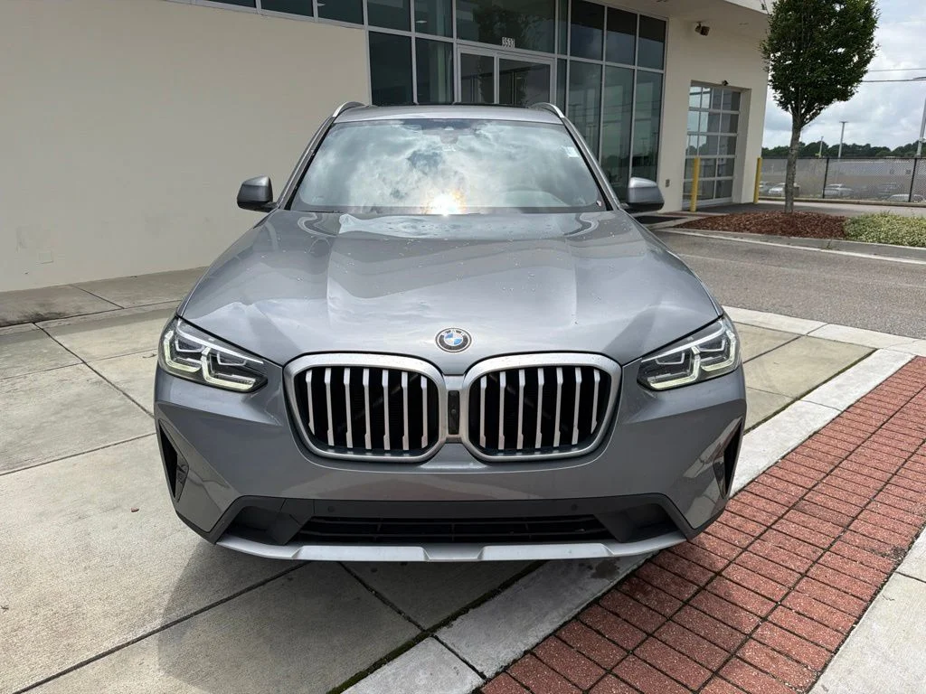 Used 2023 Skyscraper Grey Metallic BMW sDrive30i image 2