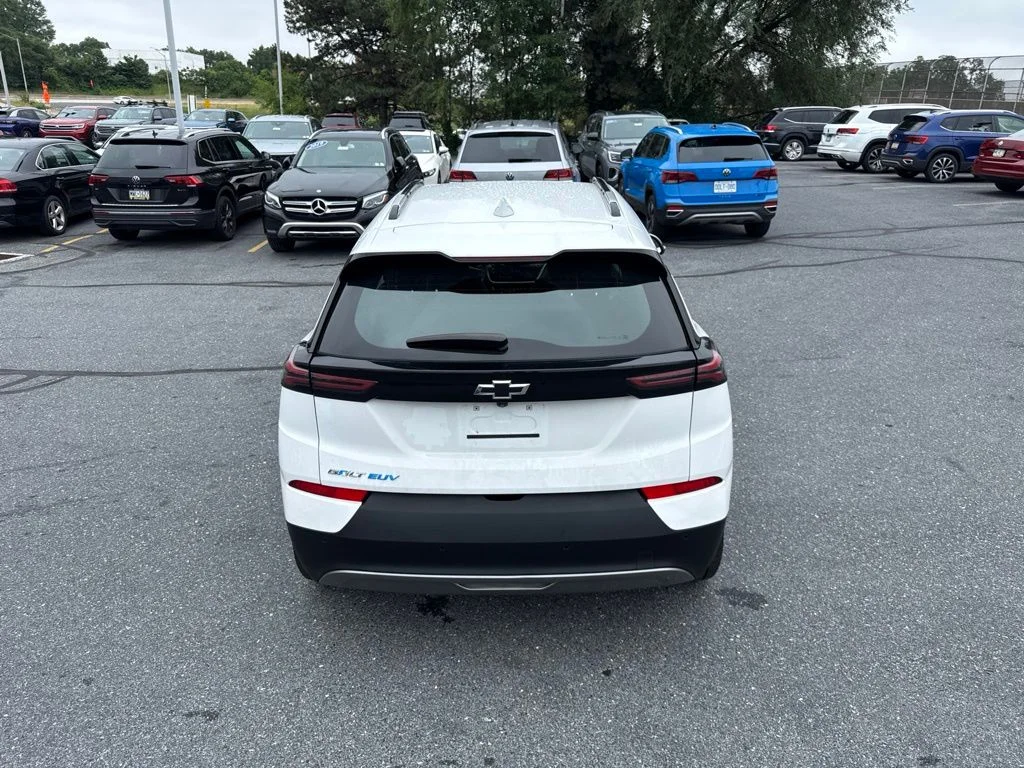 Used 2022 Summit White Chevrolet LT image 25