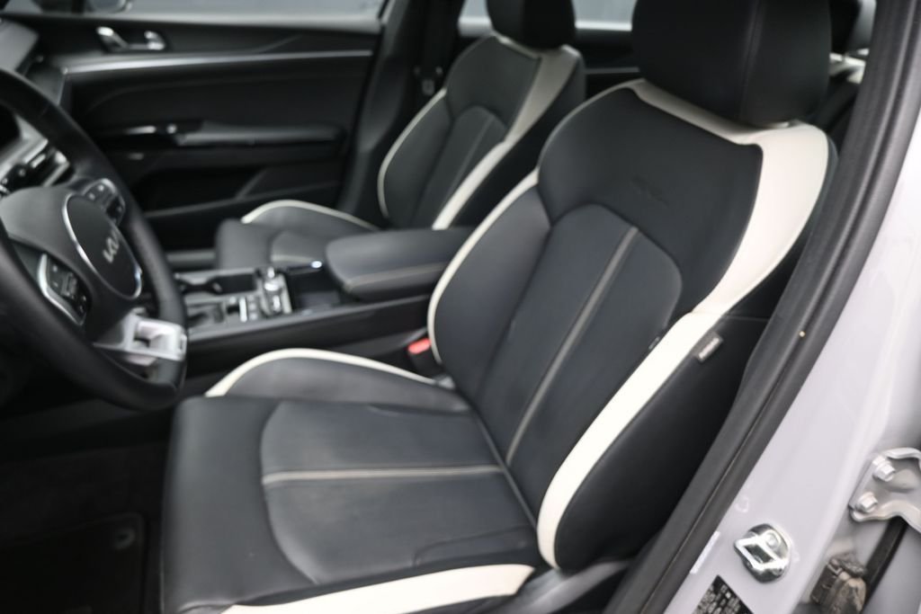 Used 2025 Gray Kia GT-Line image 19