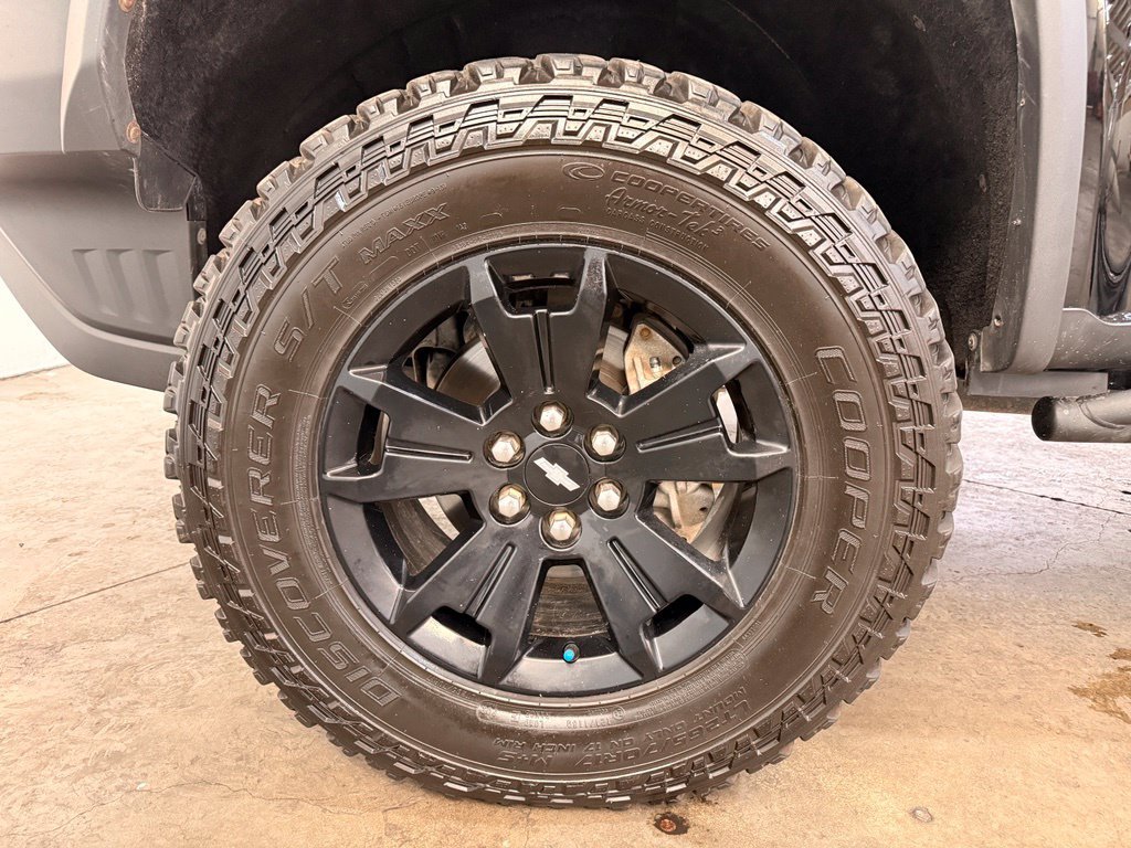 Used 2020 Black Chevrolet ZR2 image 14