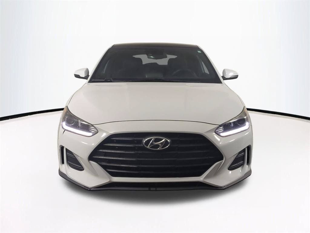 Used 2020 White Hyundai 2.0 Premium image 3