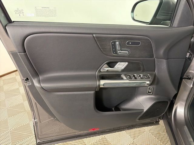 New 2026 Mountain Grey Metallic Mercedes-Benz GLB 250 image 24