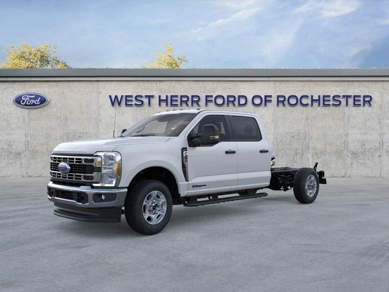 New 2026 Oxford White Ford F-350® XLT image 2