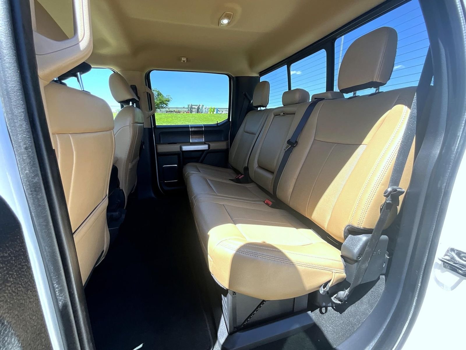 Used 2022 White Ford Lariat image 20