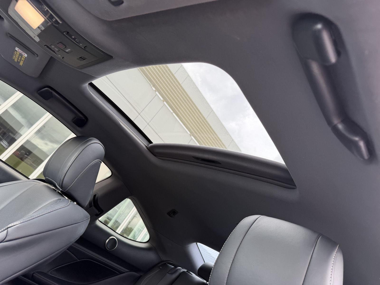 Used 2015 Starfire Pearl Lexus RWD image 31