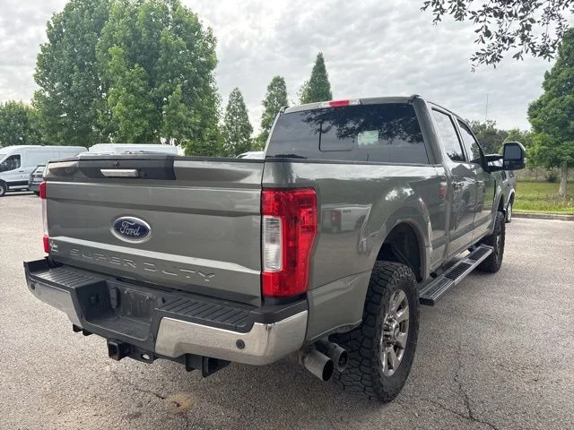Used 2019  Ford Lariat image 5