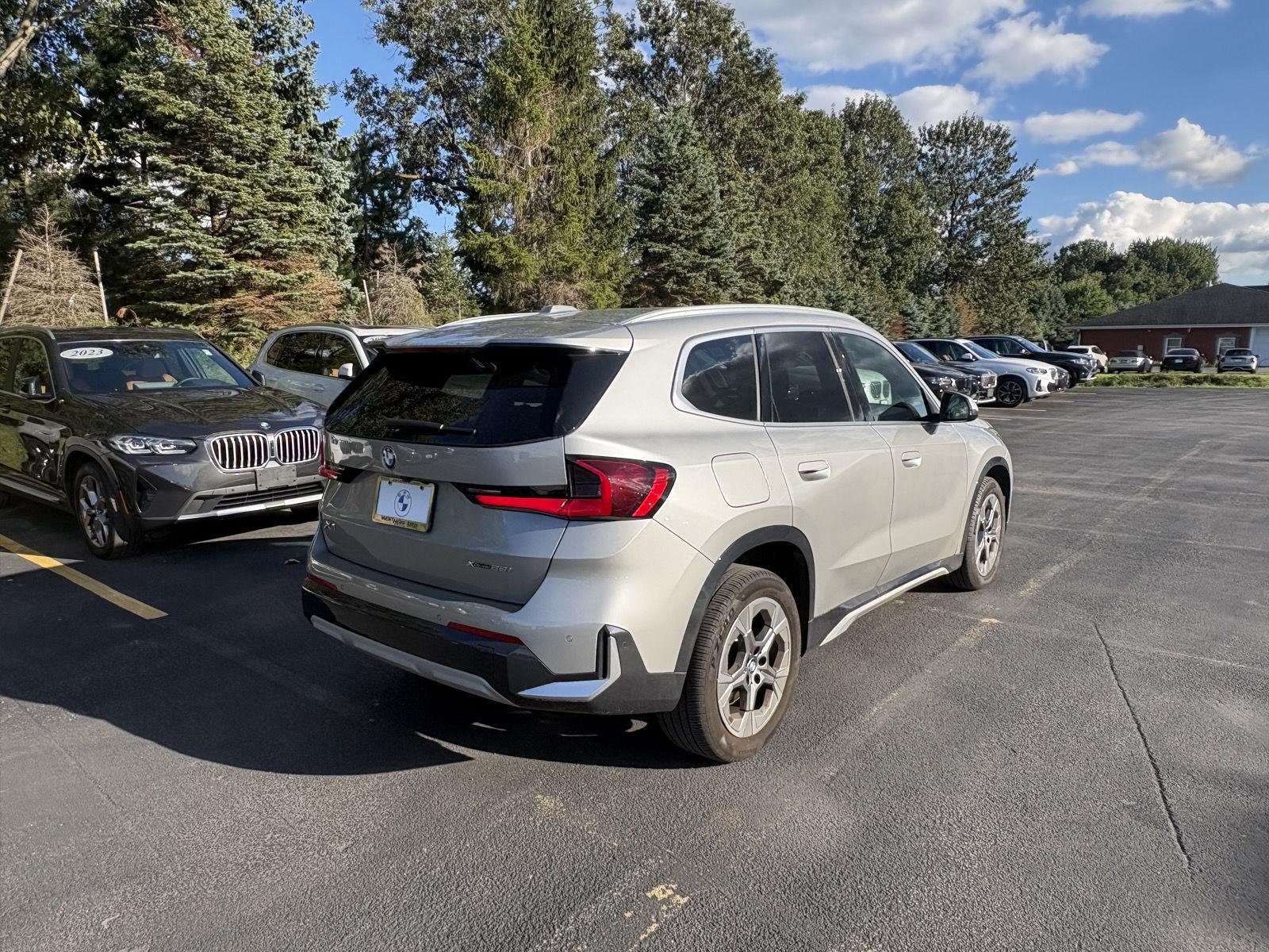 Used 2023 Space Silver Metallic BMW xDrive28i image 7