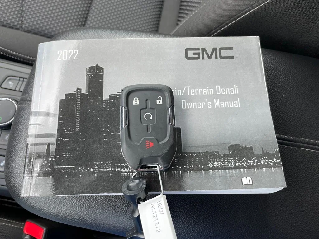 Used 2022 Cayenne Red Tintcoat GMC SLE image 41