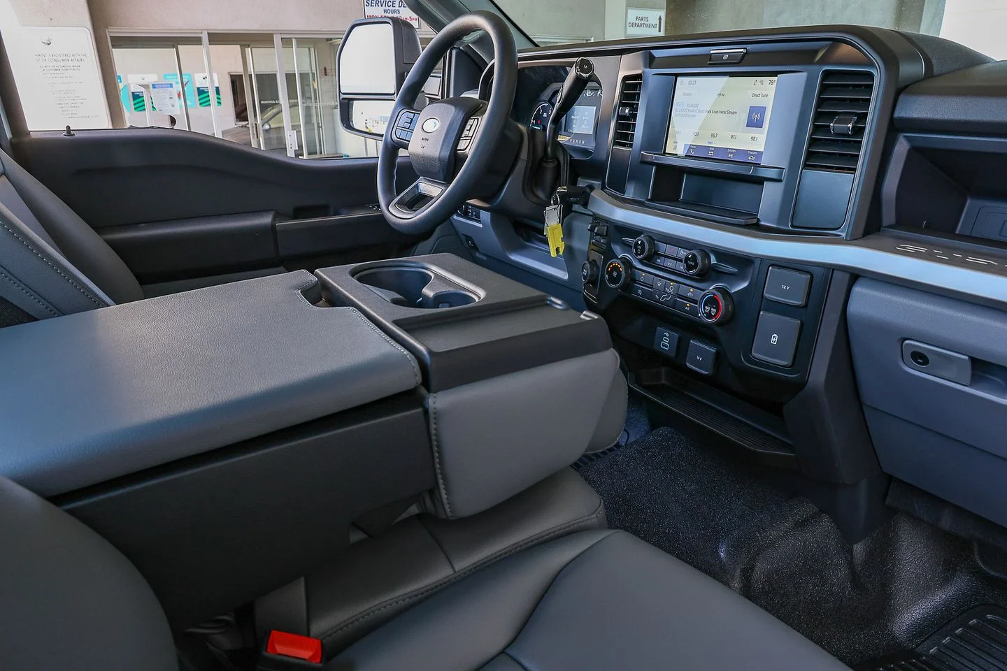New 2026 Oxford White Ford F-450® XL image 30