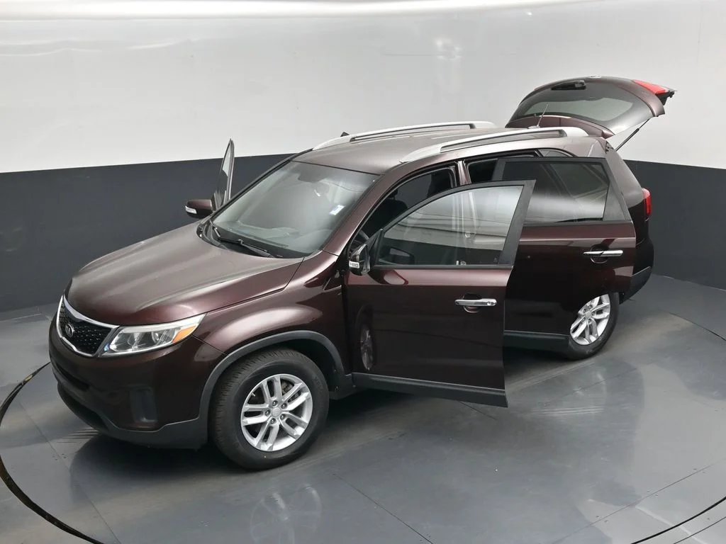 Used 2015 Red Kia LX image 20