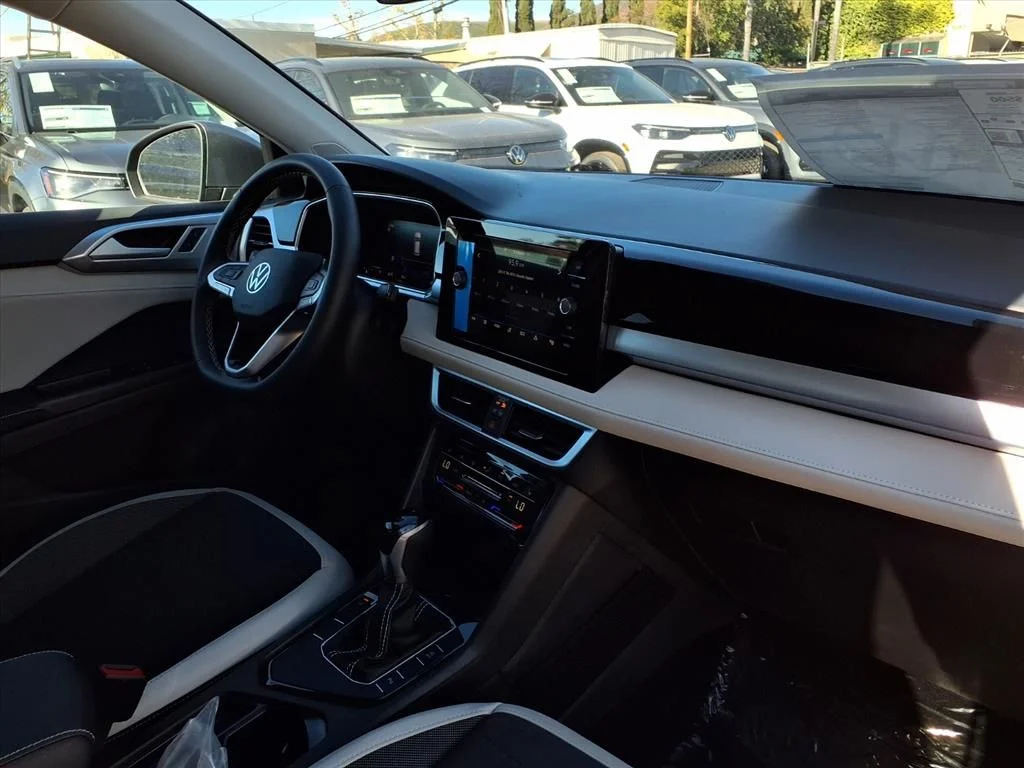 2026 Volkswagen Taos SE - Photo 23