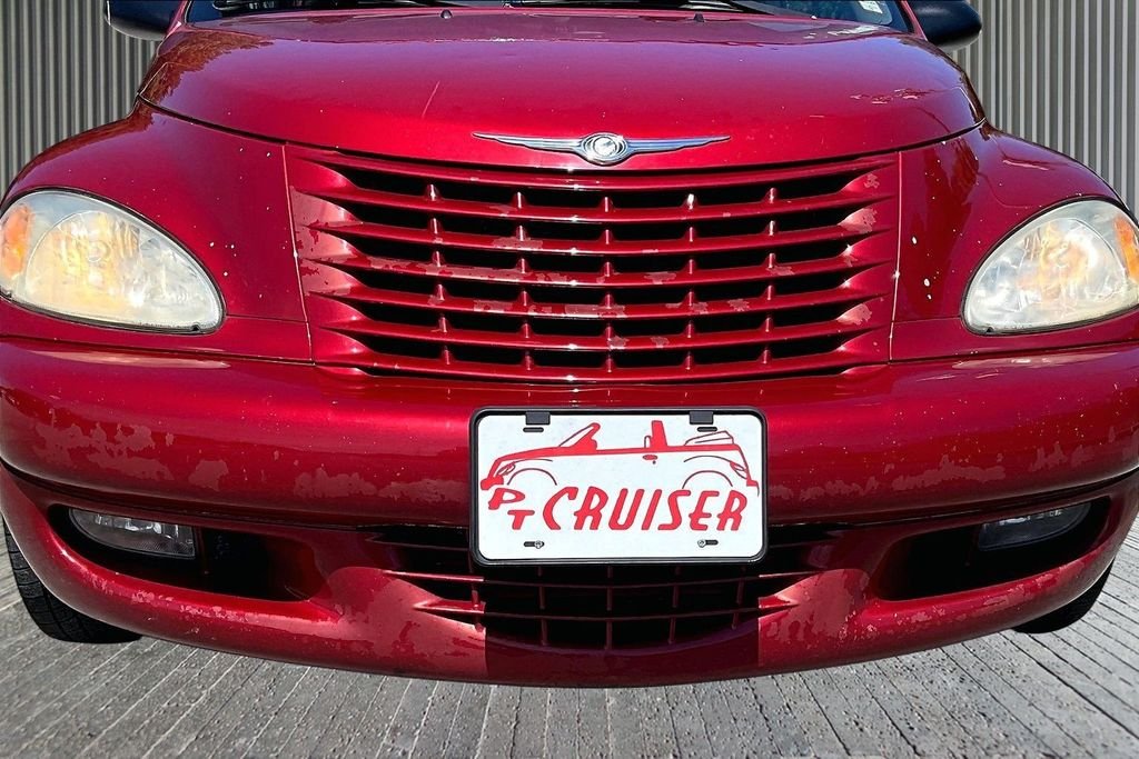 Used 2005 Red Chrysler Touring image 28